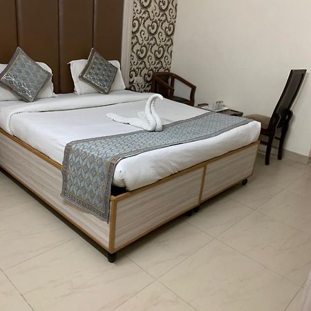 דלהי Hotel Star Palace - Near Karol Bagh Metro מראה חיצוני תמונה