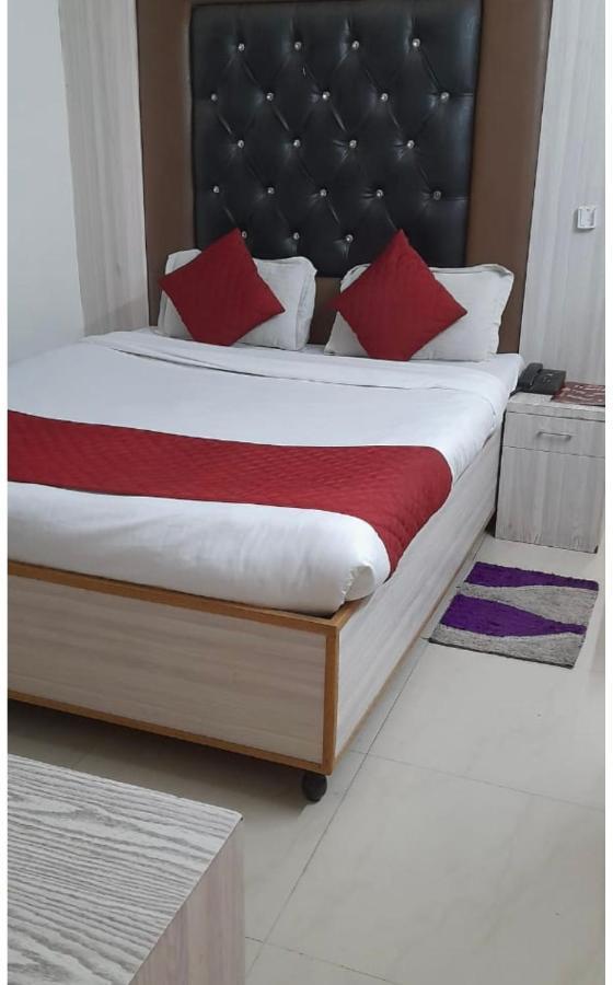 דלהי Hotel Star Palace - Near Karol Bagh Metro מראה חיצוני תמונה