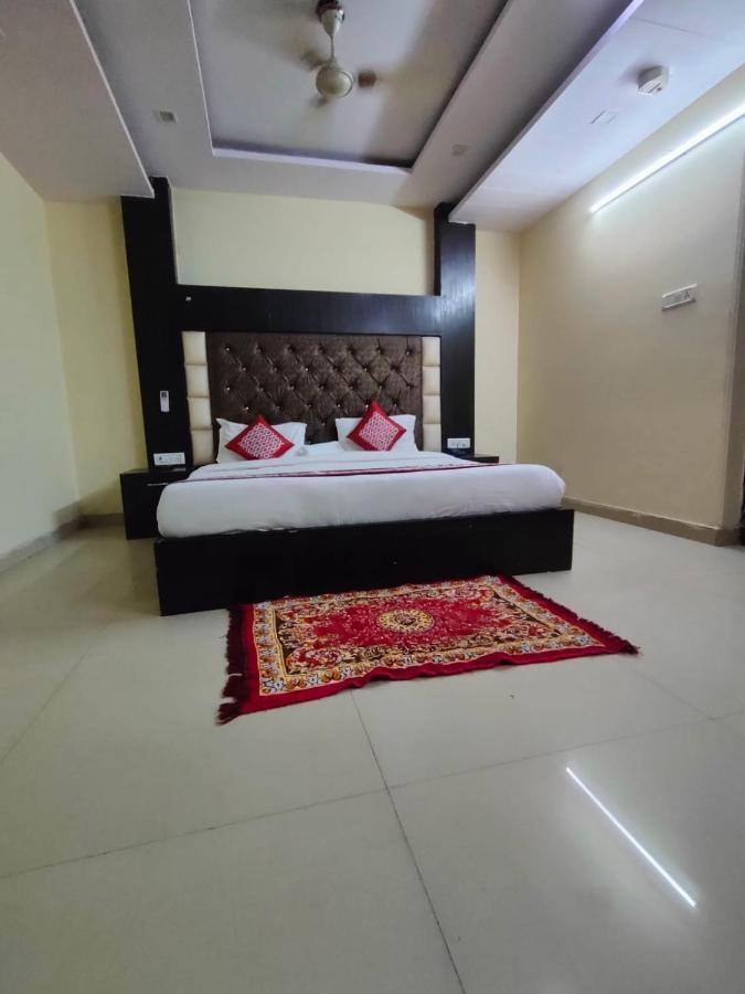 דלהי Hotel Star Palace - Near Karol Bagh Metro מראה חיצוני תמונה