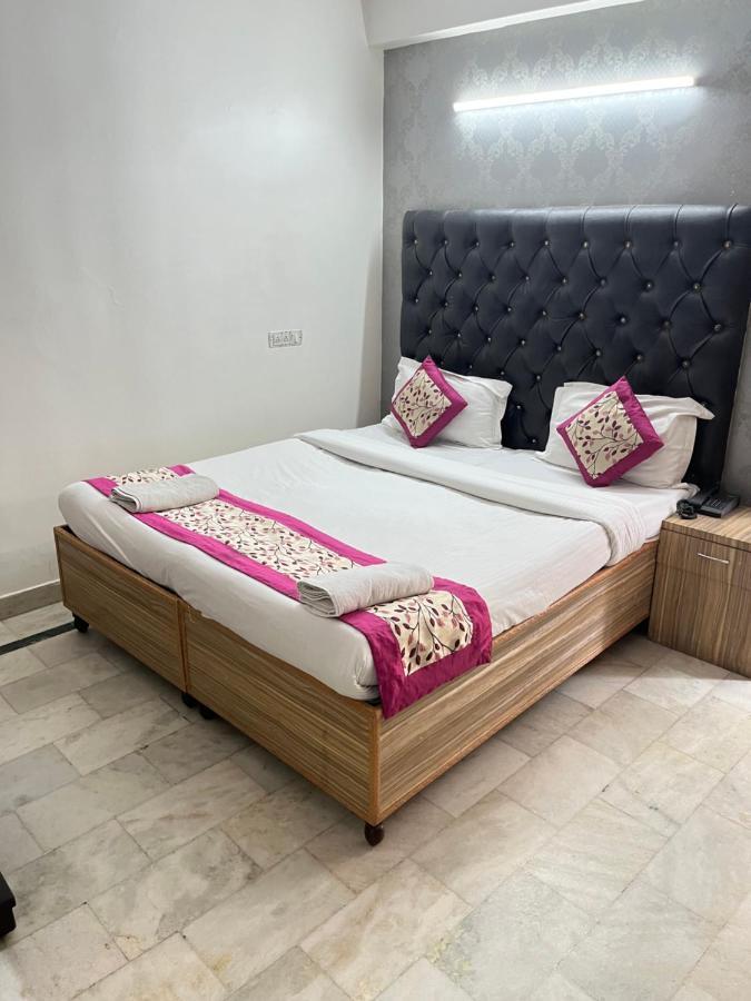 דלהי Hotel Star Palace - Near Karol Bagh Metro מראה חיצוני תמונה