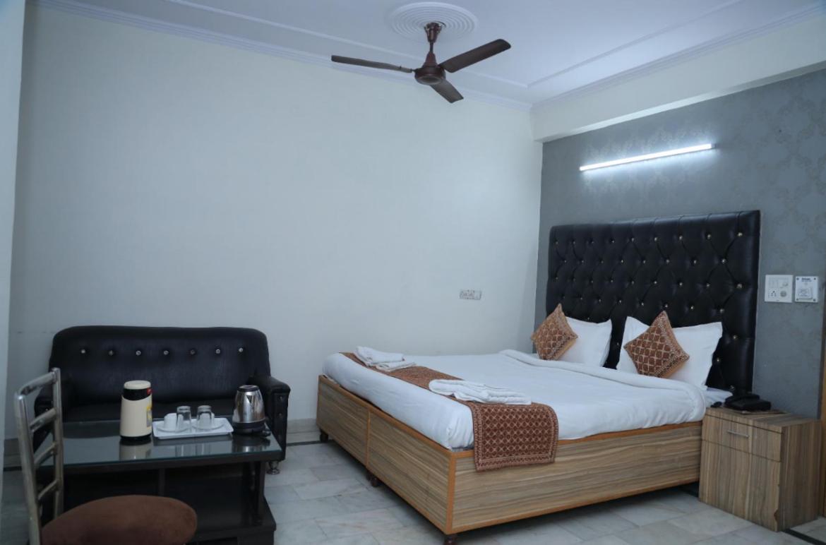 דלהי Hotel Star Palace - Near Karol Bagh Metro מראה חיצוני תמונה
